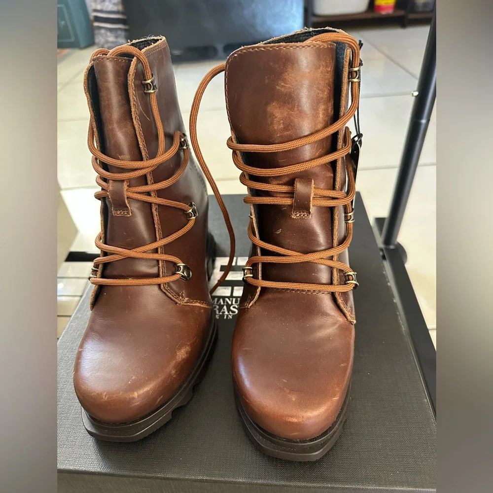 NWT Sorel Joan of arc Tan Leather Wedge Boots - Picture 9 of 16